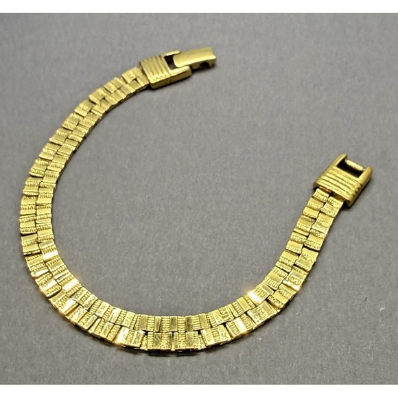 Estate Jewelry - Vintage Gold Tone Flat Ribbed Nugget Textured Bracelet Classic Elegant 7.25
